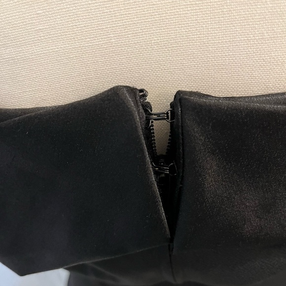 VINTAGE 1980s-1990s Black Off the Shoulder Cocktail Dress with Bow Size 7-8 - Picture 9 of 11